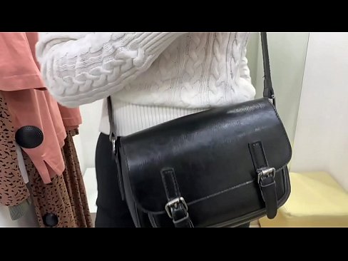 ❤️ 年轻婊子FeralBerry在试衣间用假阳具公开自慰 ❤ Anal porn❌️❤
